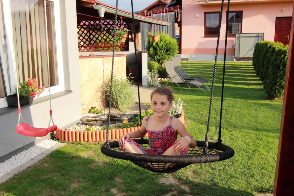 Apartmanovy Dom Stela Bešeňová Exterior foto