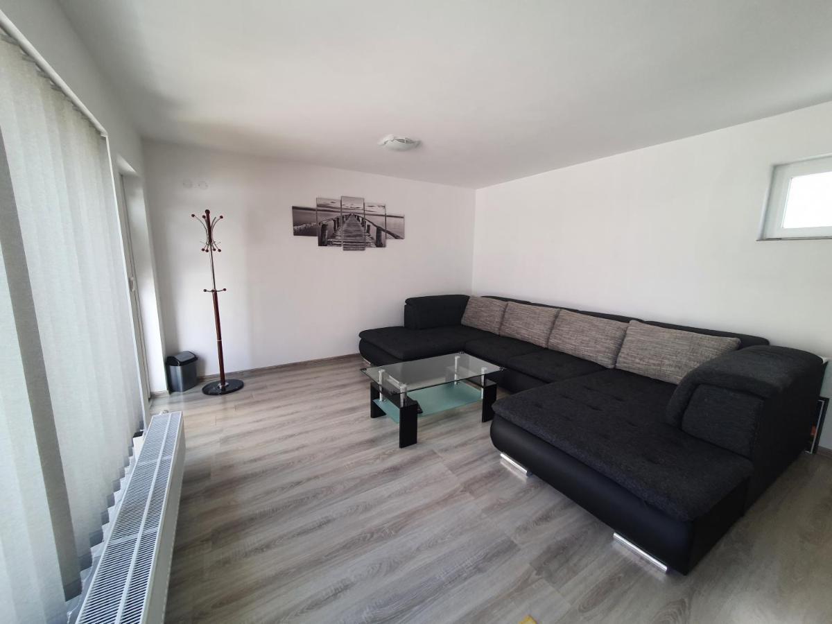 Apartmanovy Dom Stela Bešeňová Exterior foto