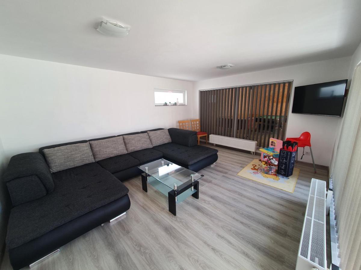 Apartmanovy Dom Stela Bešeňová Exterior foto