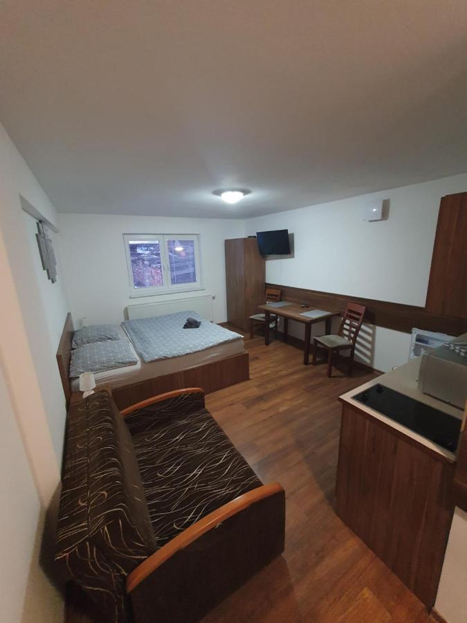 Apartmanovy Dom Stela Bešeňová Exterior foto