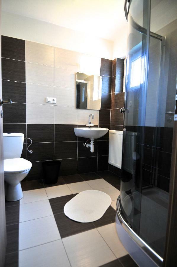 Apartmanovy Dom Stela Bešeňová Exterior foto