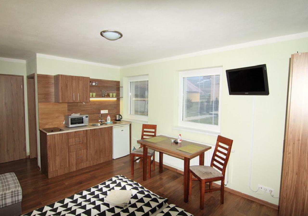 Apartmanovy Dom Stela Bešeňová Exterior foto
