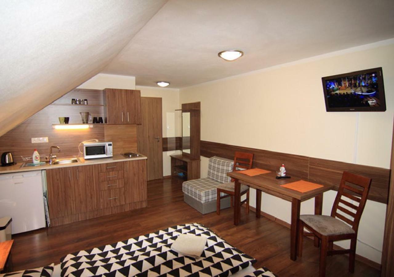 Apartmanovy Dom Stela Bešeňová Exterior foto