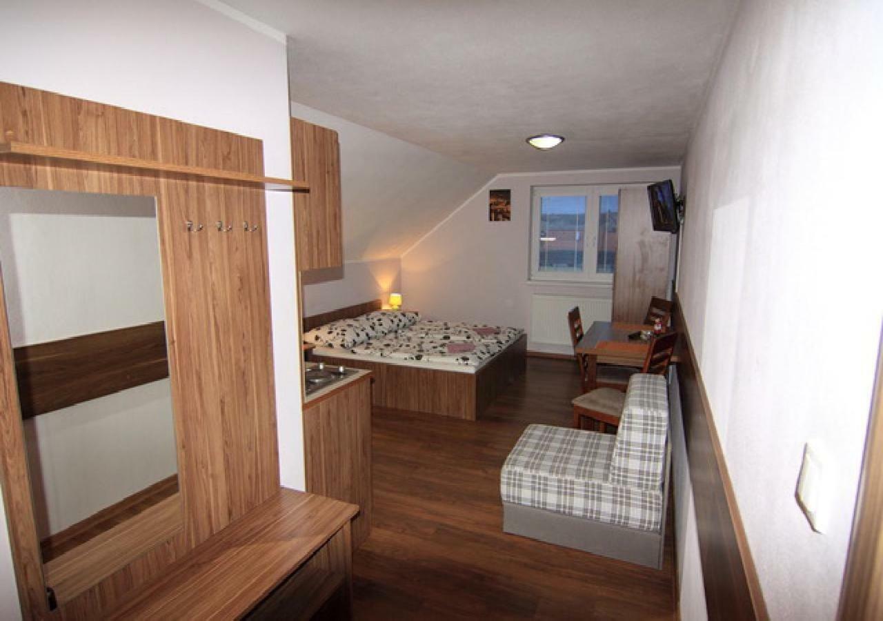 Apartmanovy Dom Stela Bešeňová Exterior foto